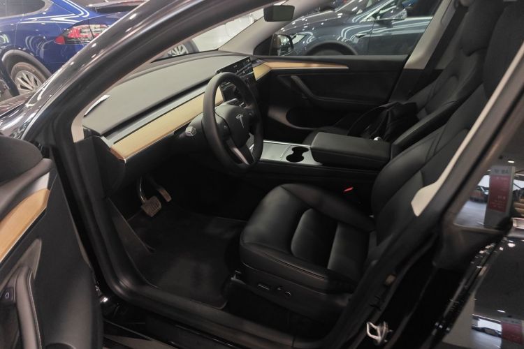特斯拉 Model Y 2022款 后轮驱动版中控内饰7003