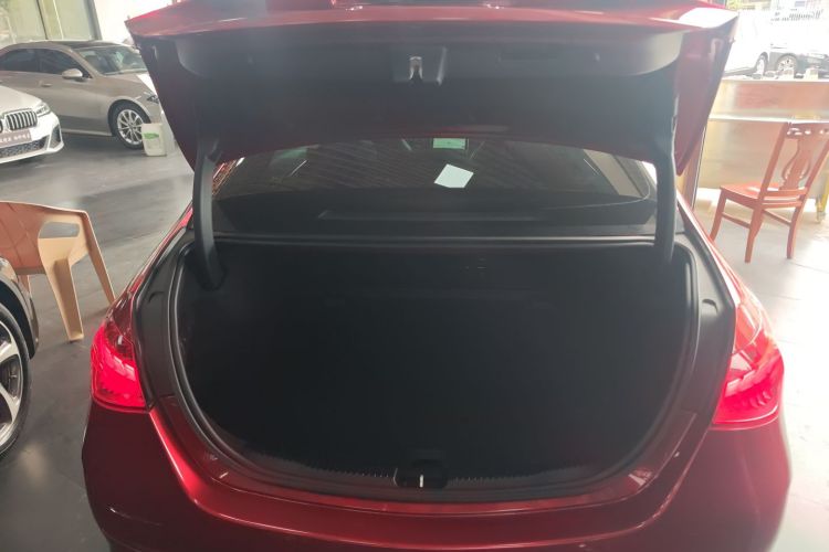 奔驰C级 2022款 改款 C 260 L 皓夜运动版局部细节23