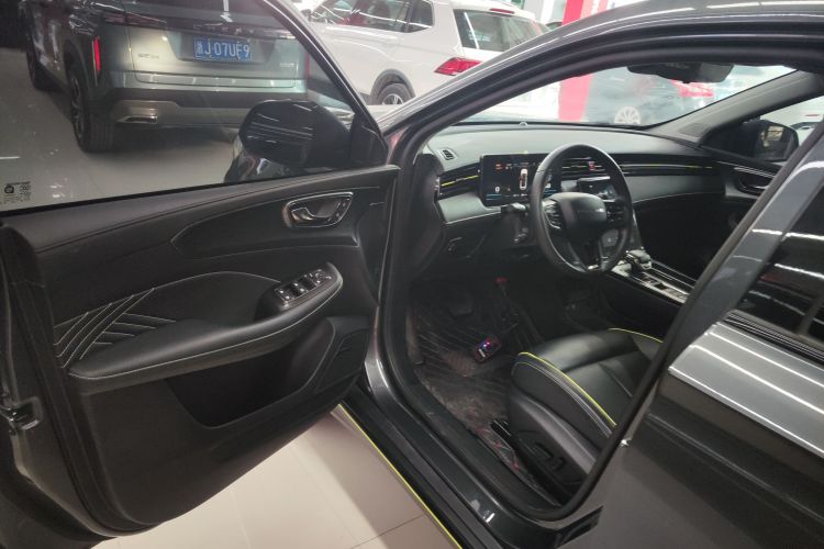 荣威RX5 2023款 PLUS 330TGI 自动领潮智臻版中控内饰20