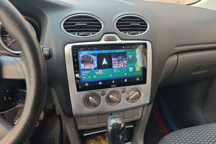 福特 福克斯 2013款 两厢经典 1.8L 自动基本型中控内饰16