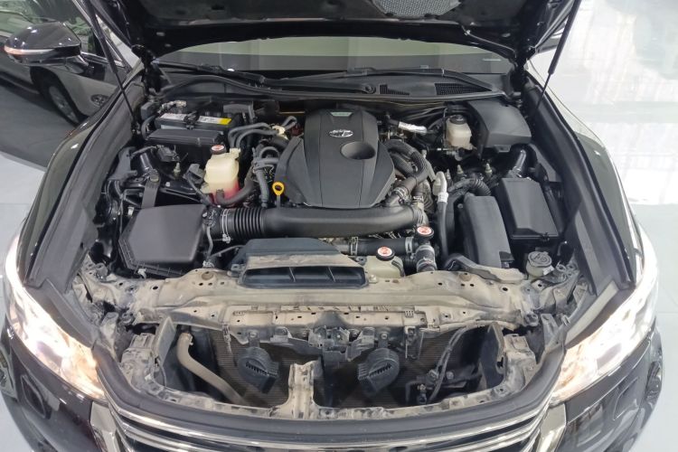 丰田 皇冠 2018款 2.0T 先锋版机舱底盘24