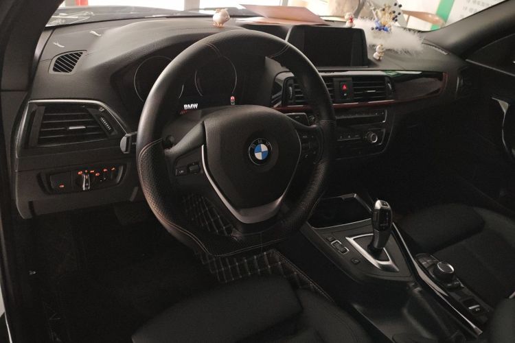 宝马2系(进口) 2018款 220i 敞篷轿跑车 运动设计套装中控内饰13