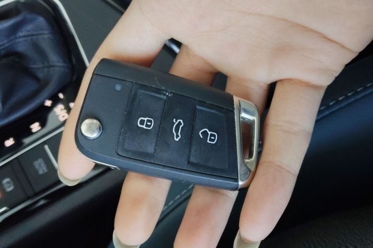 大众 途岳 2023款 300TSI 两驱月尊版中控内饰11