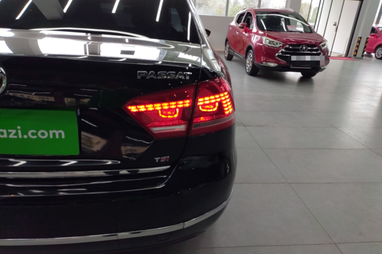 大众 帕萨特 2015款 1.8TSI DSG御尊版车身外观9