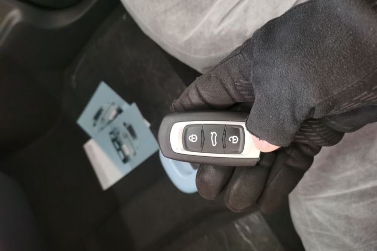 吉利银河 2024款 熊猫mini 200km 耐力熊中控内饰7001