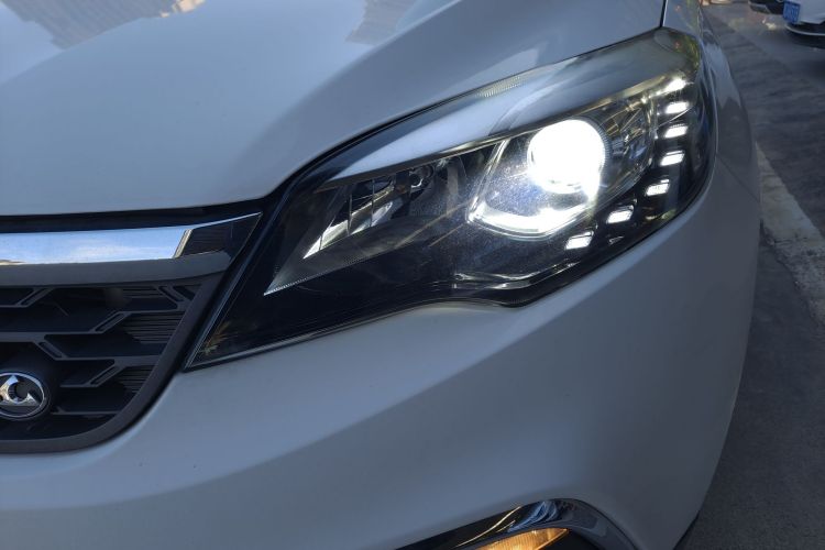 猎豹汽车 猎豹CS10 2017款 1.5T CVT尊贵型局部细节36