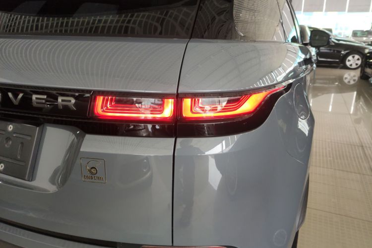 路虎 揽胜极光 2020款 249PS R-DYNAMIC SE 运动科技版车身外观9