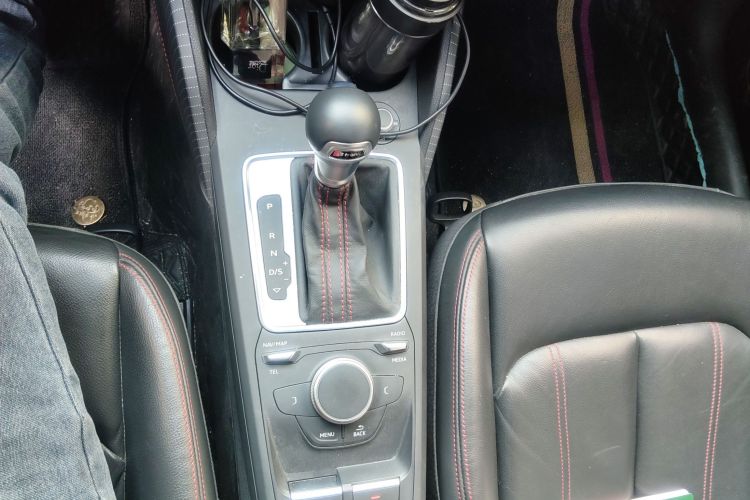 奥迪Q2L 2022款 35 TFSI 进取动感型中控内饰18