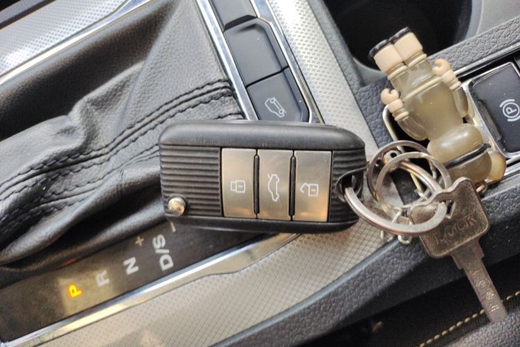 荣威RX5 2016款 20T 两驱自动互联网智享版中控内饰11