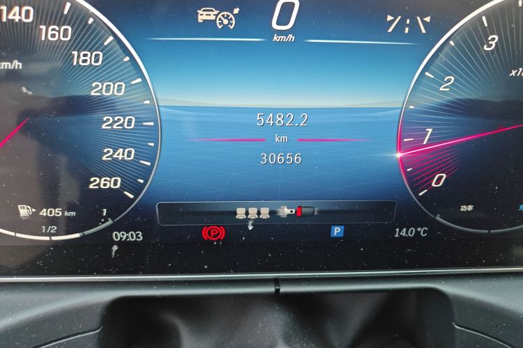 奔驰C级 2023款 C 260 L 运动版中控内饰15