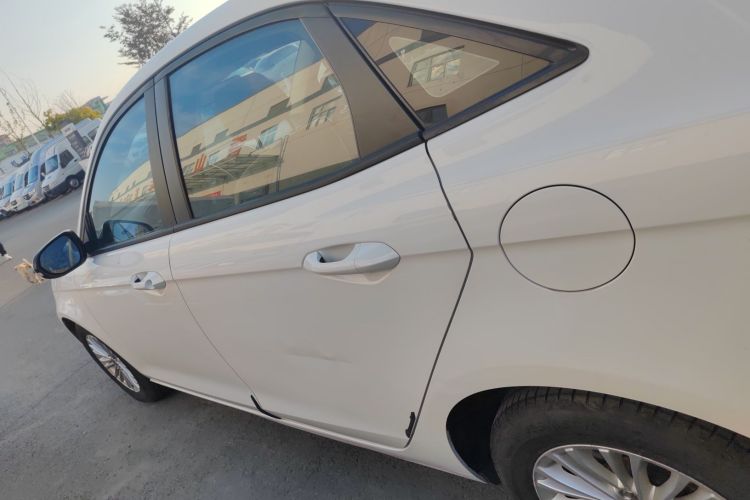 福特 福睿斯 2017款 改款 1.5L 手动舒适型车身外观4