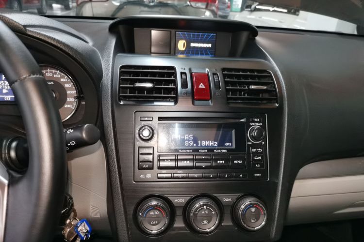 斯巴鲁 森林人 2013款 2.5i 自动豪华版局部细节16