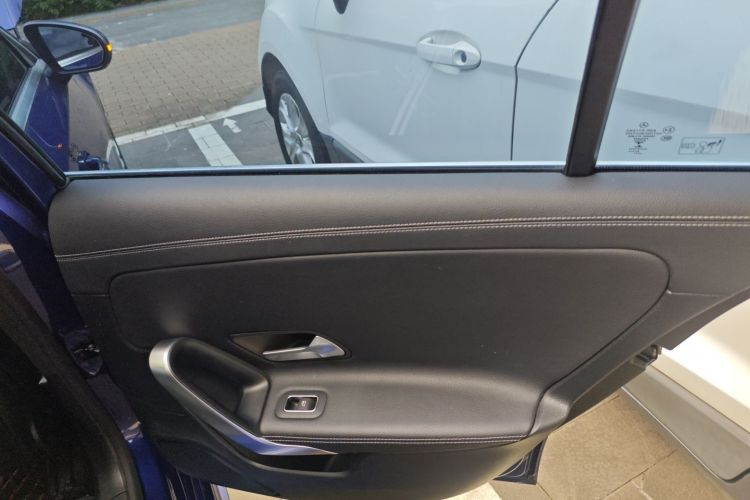 奔驰A级 2020款 改款 A 200 L 运动轿车时尚型中控内饰7006