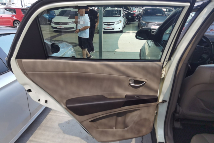 双龙 柯兰多 2011款 2.0T 柴油两驱自动豪华导航版中控内饰7008