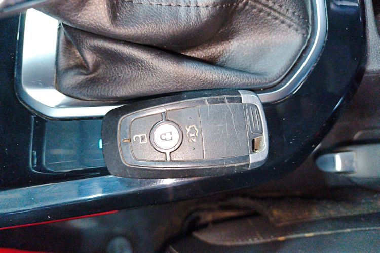 福特 福睿斯 2021款 1.5L 自动钻石版中控内饰7001