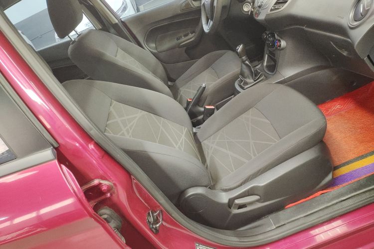 福特 嘉年华 2013款 三厢 1.5L 手动风尚型局部细节41