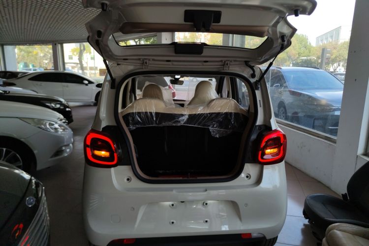 五菱汽车 宏光MINIEV 2025款 四门版 进阶款机舱底盘23