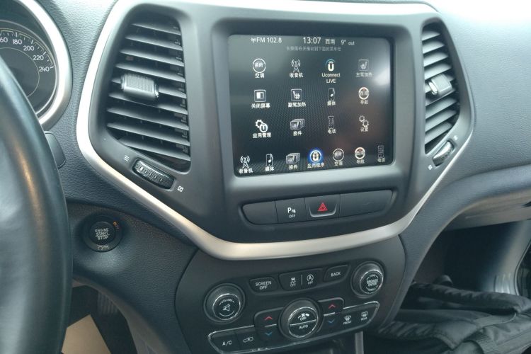 Jeep 自由光 2017款 2.0L 优越版局部细节16