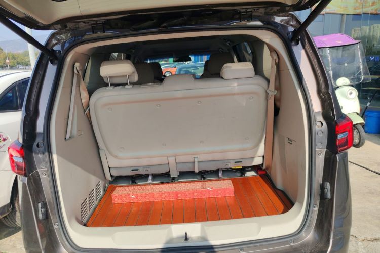 别克GL8 2021款 陆上公务舱 652T 舒适型机舱底盘23