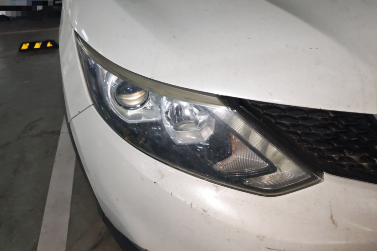 日产 逍客 2016款 2.0L CVT精英版车身外观8