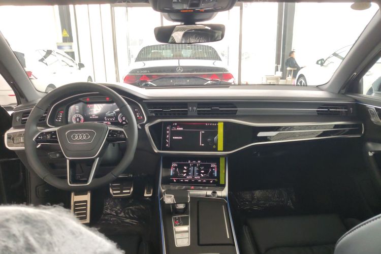 奥迪A6L 2025款 改款 45 TFSI quattro 臻选动感型中控内饰12