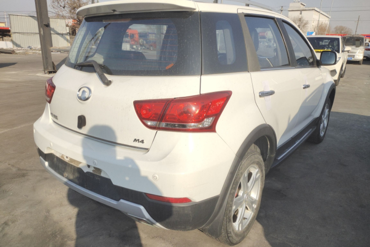 长城M4 2014款 1.5L 手动舒适型车身外观7