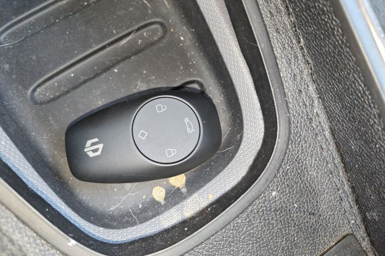 零跑汽车 零跑T03 2021款 400豪华版中控内饰11