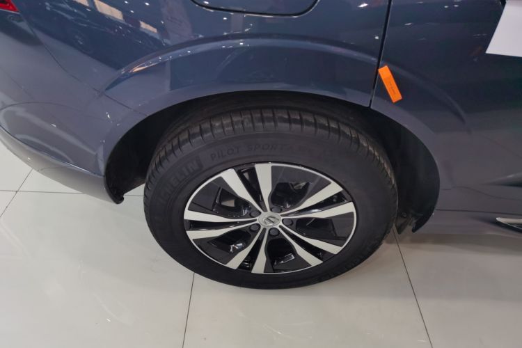 沃尔沃XC60 2023款 B5 四驱智逸豪华版车身外观6008