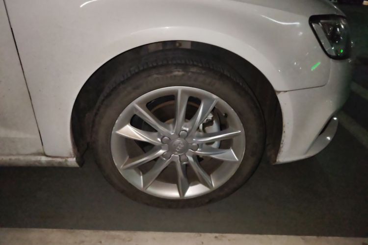 奥迪A3 2017款 Sportback 35 TFSI 进取型车身外观10