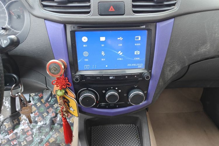 五菱汽车 五菱宏光 2014款 1.5L S标准型中控内饰16