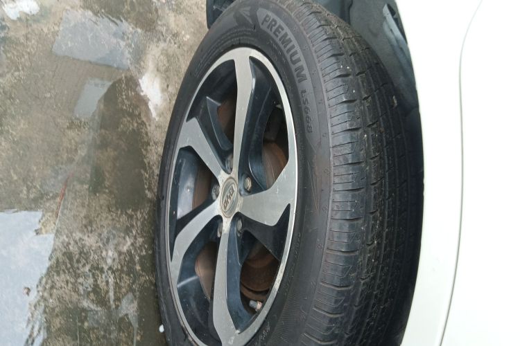 比亚迪S7 2015款 2.0T 自动尊贵型车身外观6008