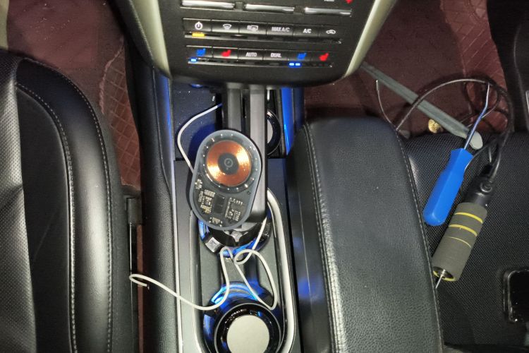 林肯MKC 2019款 2.0T 两驱尊雅版 国VI中控内饰18