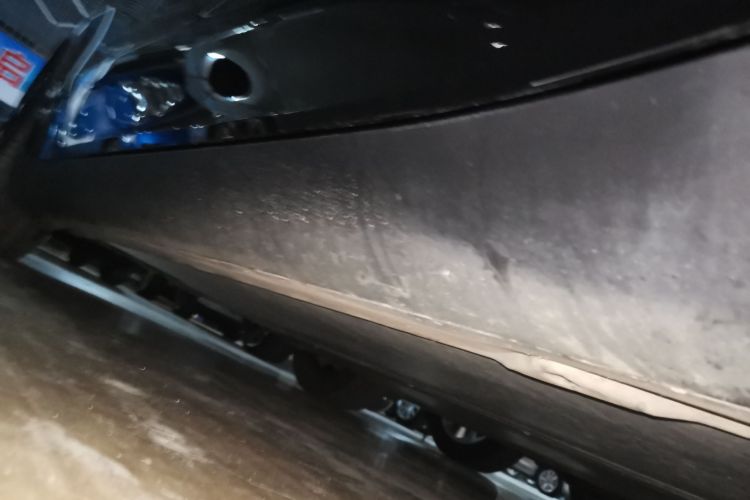 特斯拉 Model Y 2022款 长续航全轮驱动版局部细节9001