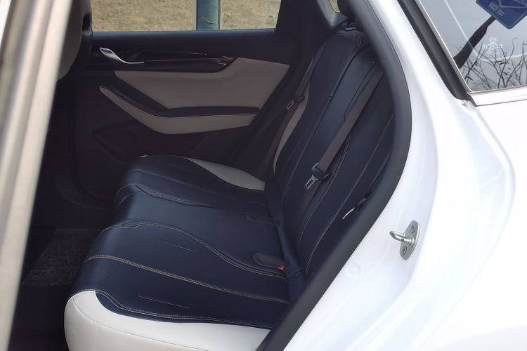 比亚迪 秦PLUS 2023款 冠军版 DM-i 55KM领先型中控内饰21