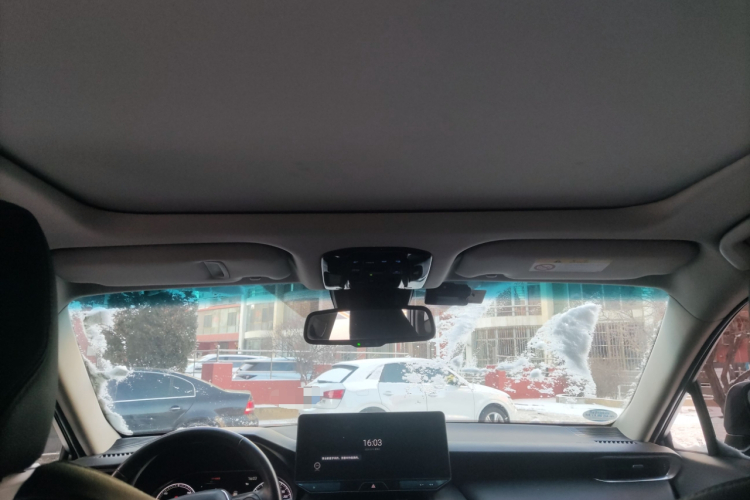 丰田 凌放HARRIER 2022款 双擎 2.5L CVT四驱尊享版中控内饰22