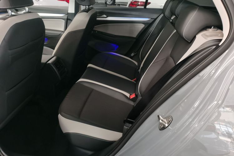 大众 高尔夫 2023款 改款 280TSI DSG Pro中控内饰21