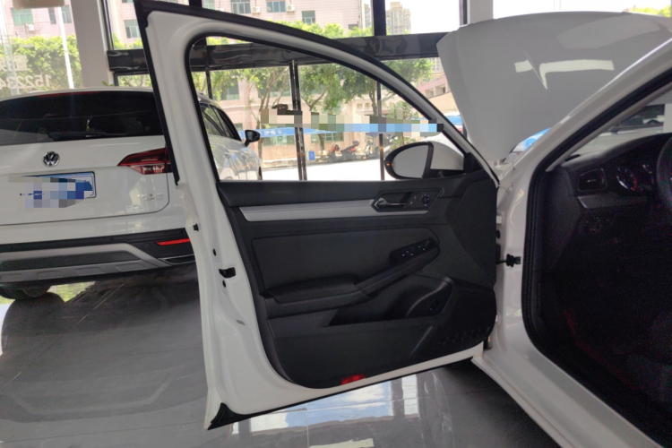 大众 凌渡 2018款 230TSI DSG风尚版中控内饰7007