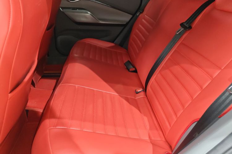 宝骏RC-5 2020款 1.5L 手动智耀精英型中控内饰21