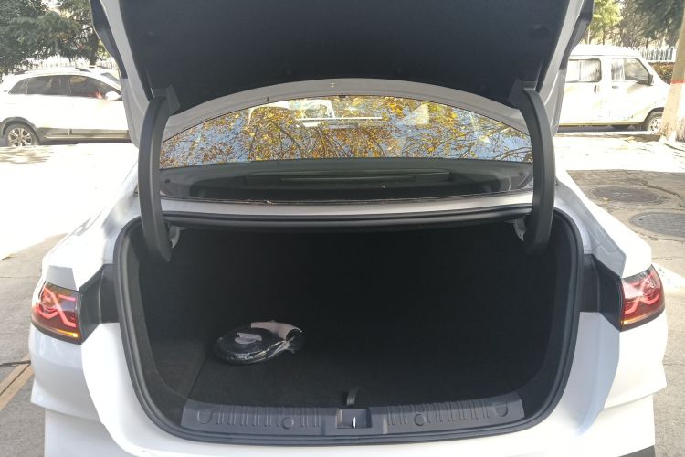 比亚迪 秦L 2025款 DM-i 智驾版 120KM领先型机舱底盘23