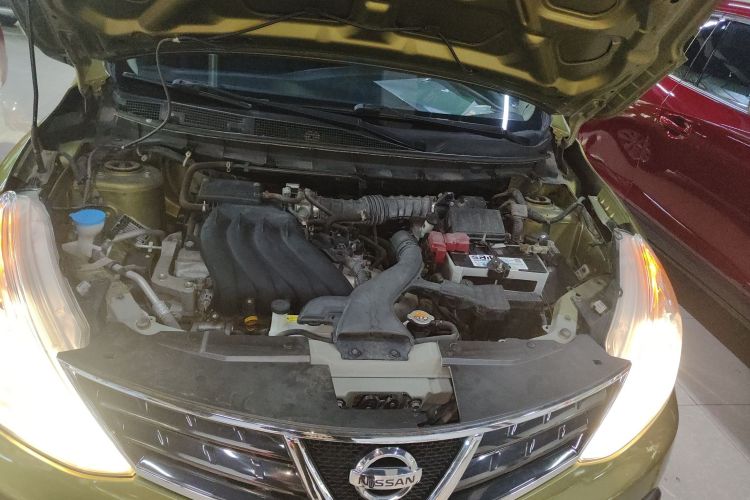 日产 骊威 2013款 劲锐 1.6XL CVT舒适版机舱底盘24