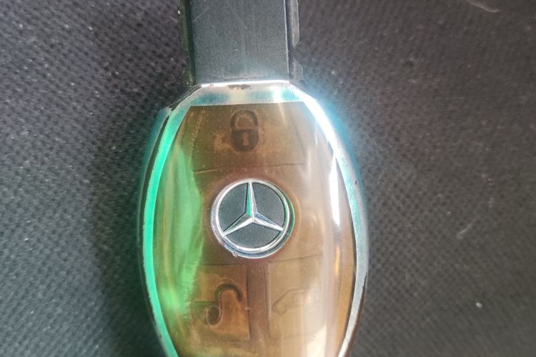 奔驰 威霆 2021款 2.0T 精英版 7座中控内饰7001