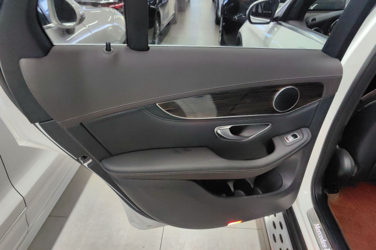 奔驰GLC 2019款 改款 GLC 260 L 4MATIC 豪华型中控内饰7008