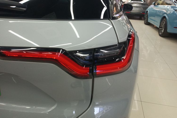 蔚来ES6 2020款 600KM 运动版车身外观9