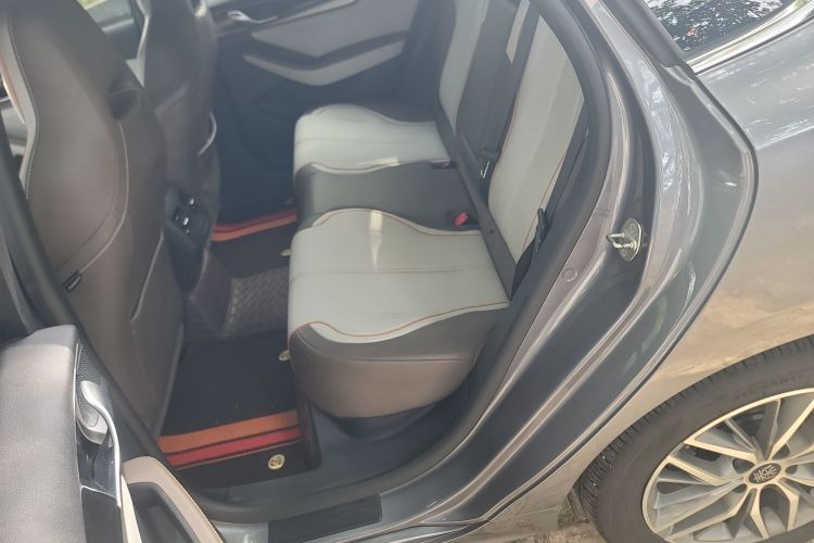 比亚迪 秦PLUS 2024款 荣耀版 EV 420KM领先型中控内饰7004