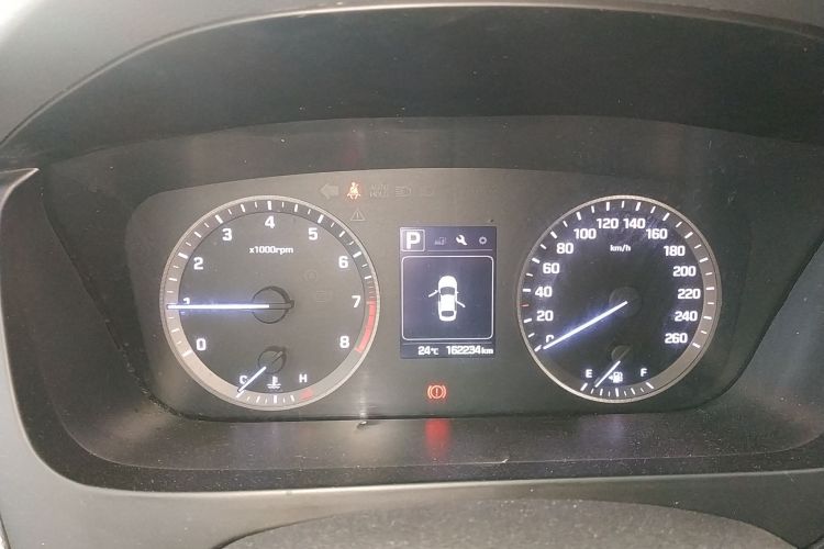 现代 索纳塔 2015款 2.0L GLS智能型中控内饰14