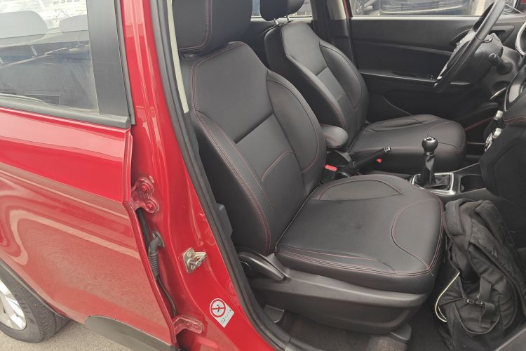 中华V3 2016款 1.5L 手动舒适型局部细节41