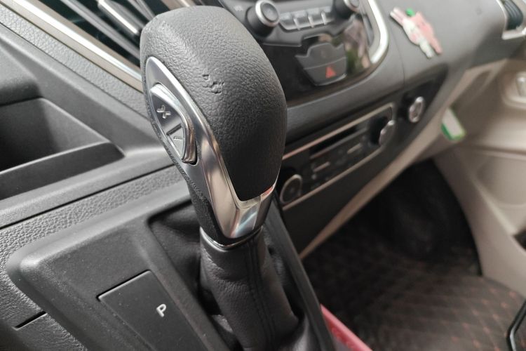 福特 途睿欧 2017款 2.0T 自动精睿版局部细节18