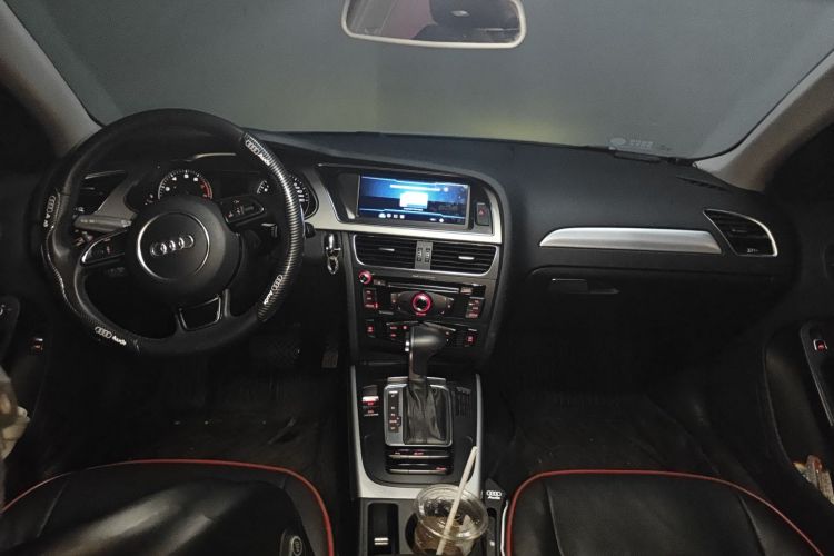 奥迪A4L 2013款 35 TFSI 自动标准型中控内饰7002