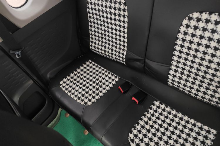 五菱汽车 宏光MINIEV 2021款 马卡龙时尚款 三元锂中控内饰21