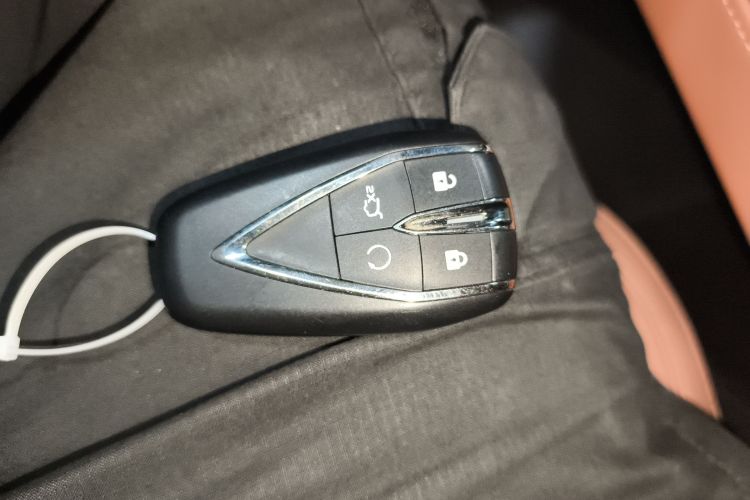 长安UNI-Z 2025款 1.5T 尊贵型中控内饰11